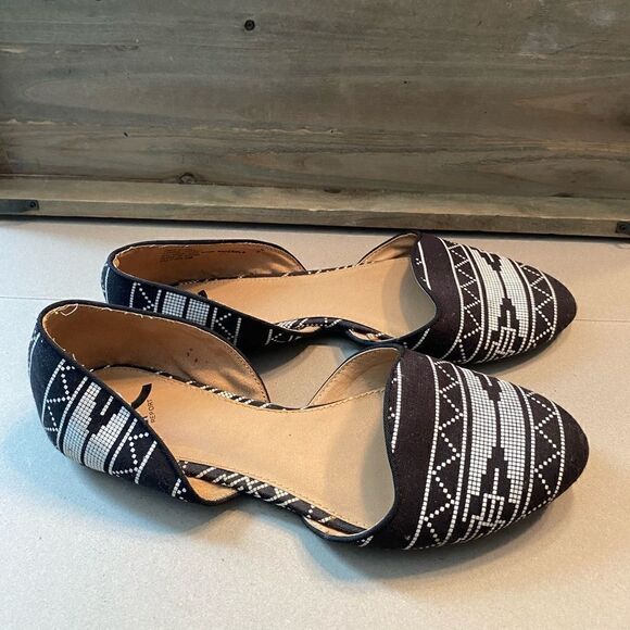 Report Aztec Flats black and white Sz 8 - Picture 1 of 6